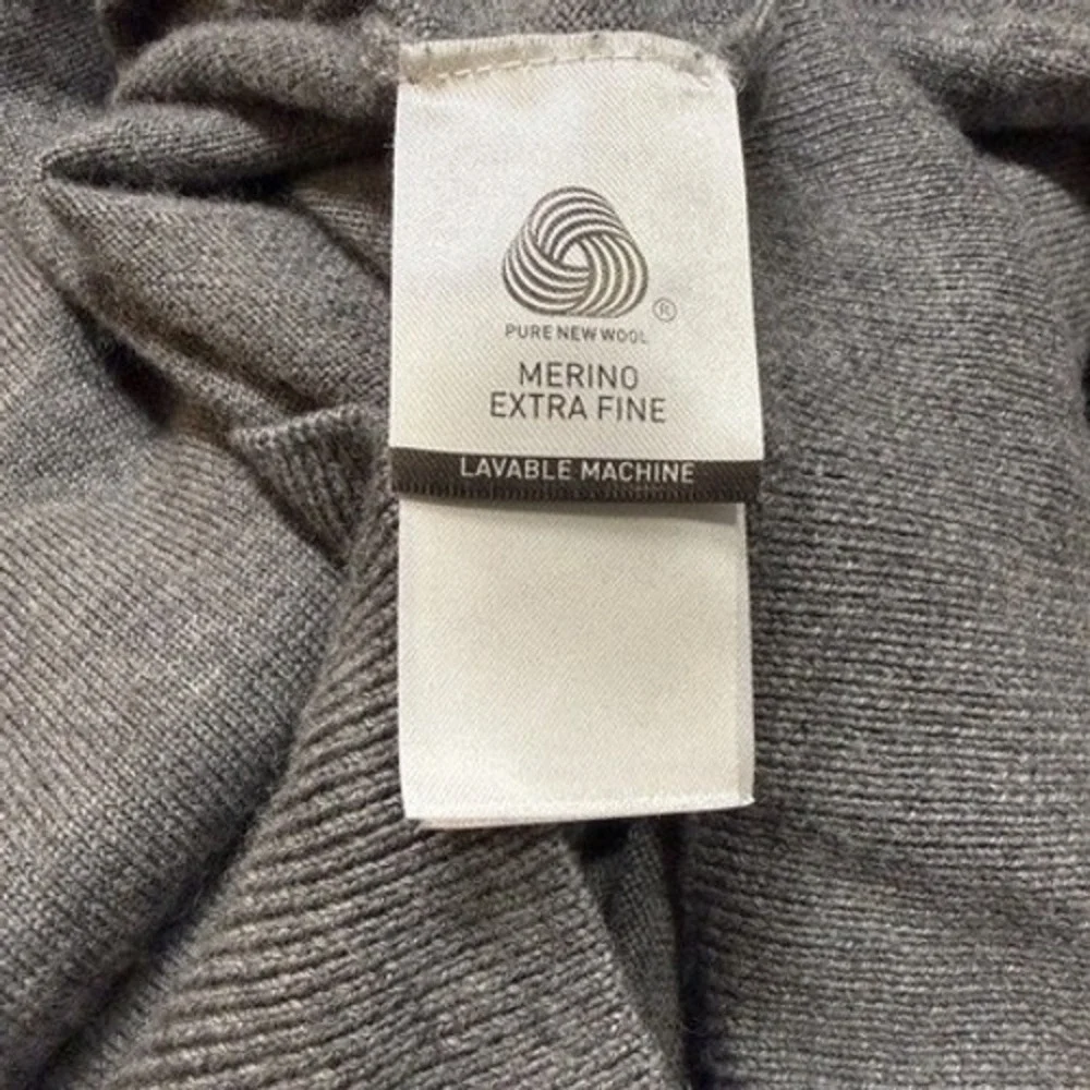 Lacoste Mens Gray Extra Fine Merino Wool V-Neck‎ Sweater Size XXL